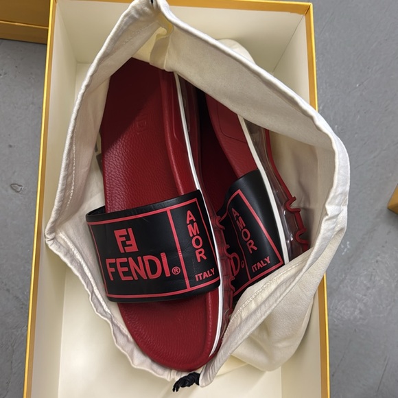 FENDI Fiend Roma Amor black red leather air sole slides sandals - Picture 8 of 8